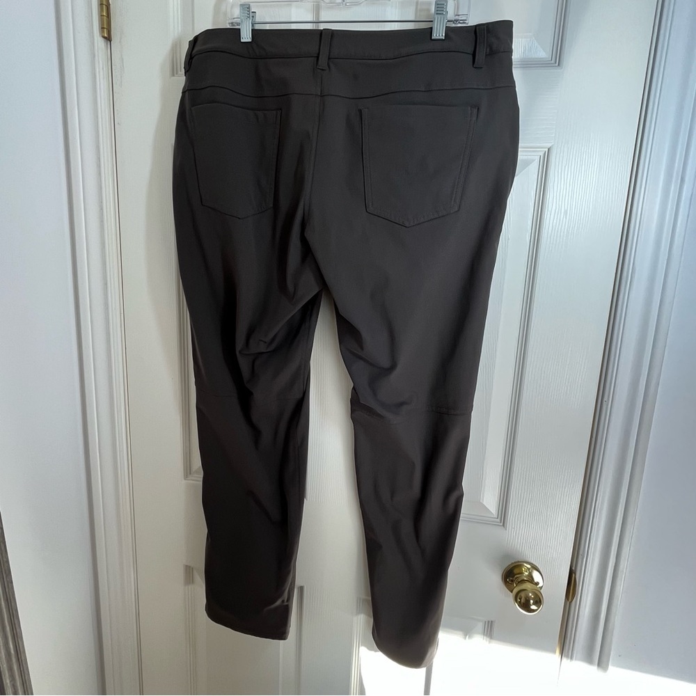 lululemon athletica Men's Dark Gray ABC Chinos Size 38 - Picture 2 of 9